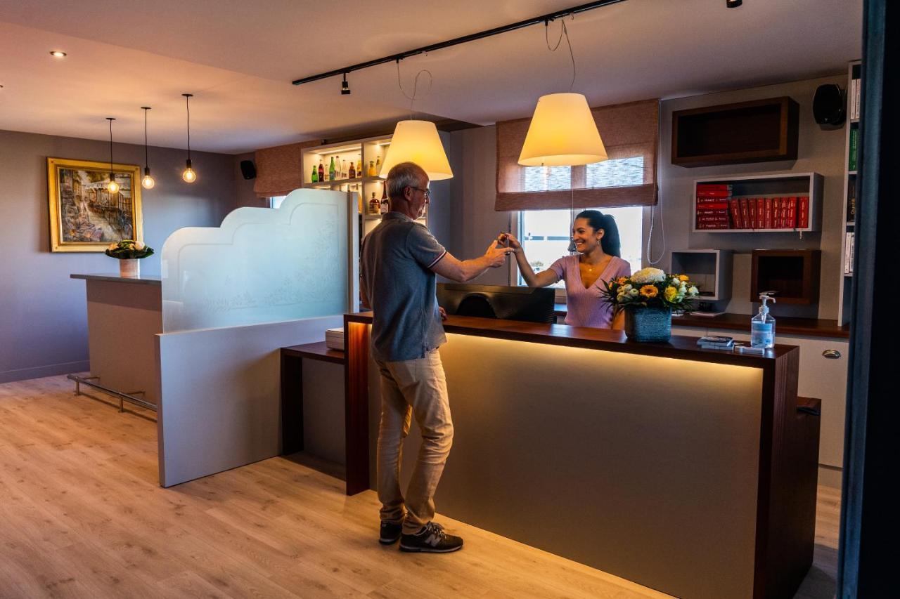Hotel Newport Villefranche-sur-Saône Dış mekan fotoğraf
