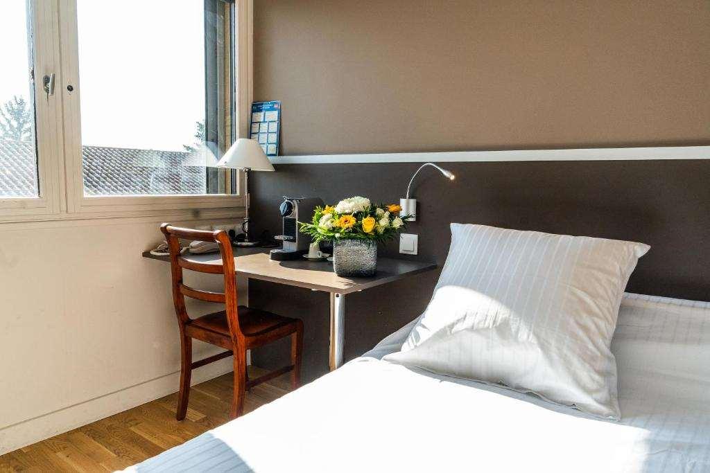 Hotel Newport Villefranche-sur-Saône Oda fotoğraf