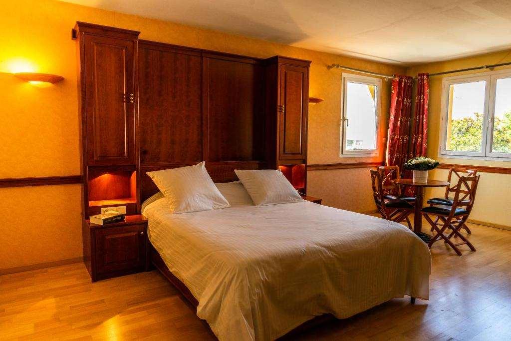 Hotel Newport Villefranche-sur-Saône Oda fotoğraf