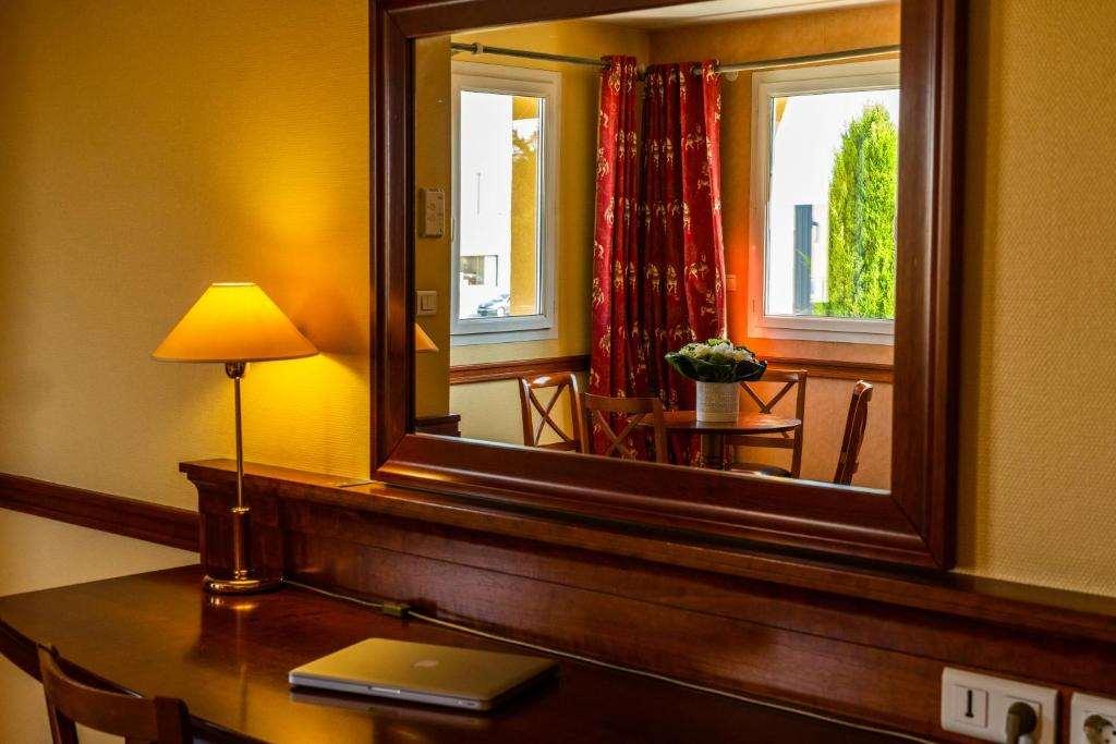 Hotel Newport Villefranche-sur-Saône Oda fotoğraf